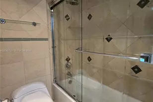900 NE 195th St, Miami, FL 33179 - Photo 39
