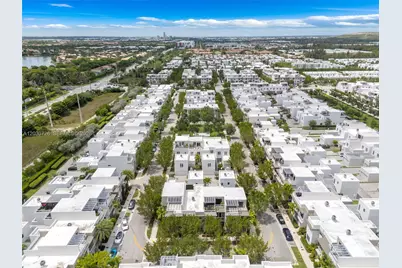 10545 NW 63rd Ter, Doral, FL 33178 - Photo 43
