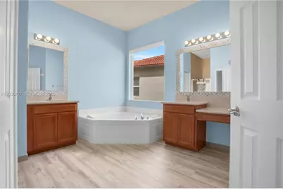 19548 S Whitewater Ave, Weston, FL 33332 - Photo 23