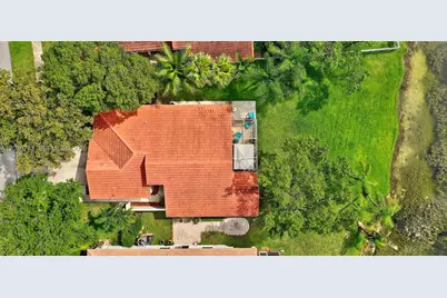 1901 NW 180th Way, Pembroke Pines, FL 33029 - Photo 25