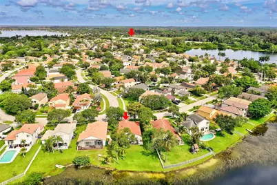 1901 NW 180th Way, Pembroke Pines, FL 33029 - Photo 23