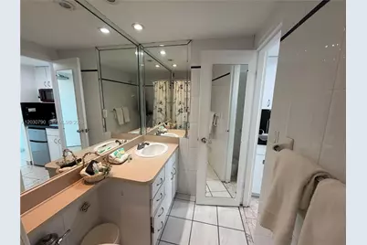 5445 Collins Ave #1506, Miami Beach, FL 33140 - Photo 11