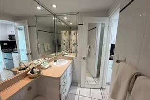 5445 Collins Ave, Miami Beach, FL 33140 - Photo 11