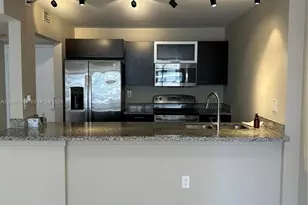 600 NE 36th St, Miami, FL 33137 - Photo 9