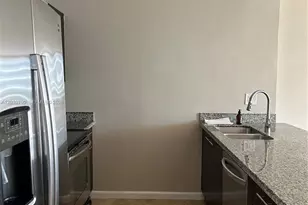 600 NE 36th St, Miami, FL 33137 - Photo 7