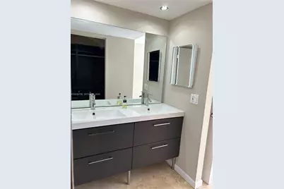600 NE 36th St #417, Miami, FL 33137 - Photo 29