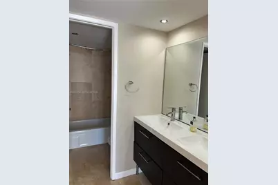 600 NE 36th St #417, Miami, FL 33137 - Photo 25