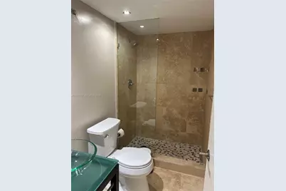 600 NE 36th St #417, Miami, FL 33137 - Photo 17