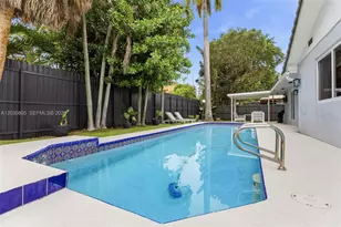 19040 S St Andrews Dr, Hialeah, FL 33015 - Photo 17