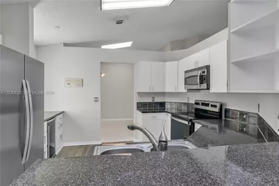10627 NW 7th St, Pembroke Pines, FL 33026 - Photo 17