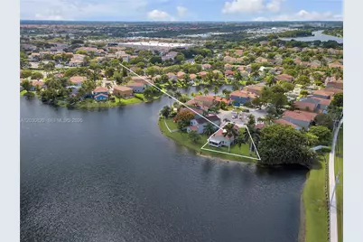 10627 NW 7th St, Pembroke Pines, FL 33026 - Photo 15
