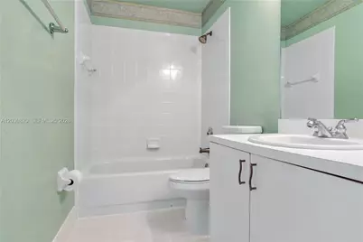 10627 NW 7th St, Pembroke Pines, FL 33026 - Photo 21