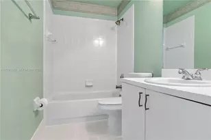 10627 NW 7th St, Pembroke Pines, FL 33026 - Photo 21
