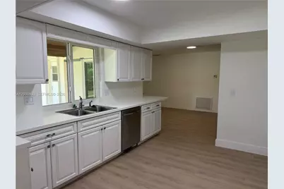 7220 NW 7th St, Plantation, FL 33317 - Photo 3