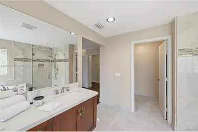 18000 NW 16th St, Pembroke Pines, FL 33029 - Photo 23