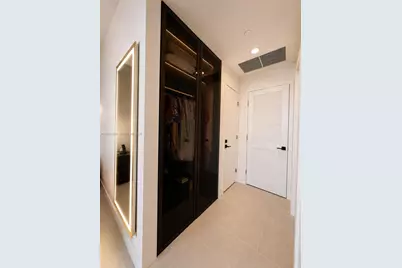 159 NE 6th St #PH5014, Miami, FL 33132 - Photo 9