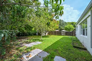 8942 Carlyle Ave, Surfside, FL 33154 - Photo 9