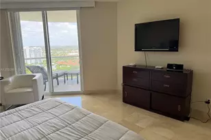 7000 Island Blvd, Aventura, FL 33160 - Photo 21