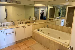 7000 Island Blvd, Aventura, FL 33160 - Photo 17