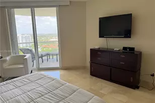 7000 Island Blvd, Aventura, FL 33160 - Photo 21