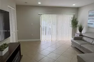 4712 NW 114th Ave, Doral, FL 33178 - Photo 5