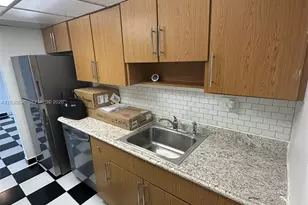 5055 NW 7th St, Miami, FL 33126 - Photo 21
