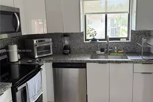 16184 Laurel Dr, Weston, FL 33326 - Photo 11