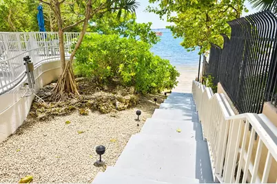 1627 Brickell Ave #1005, Miami, FL 33129 - Photo 25