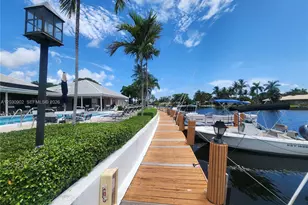 160 Cypress Club Dr, Pompano Beach, FL 33060 - Photo 11