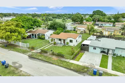 2651 Fletcher Ct, Hollywood, FL 33020 - Photo 19