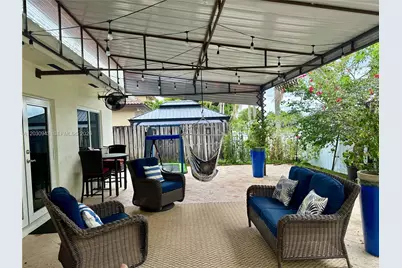 15490 SW 10th St, Miami, FL 33194 - Photo 9