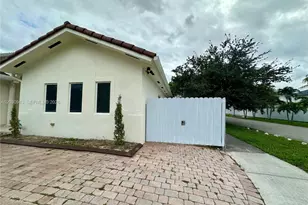 15490 SW 10th St, Miami, FL 33194 - Photo 3