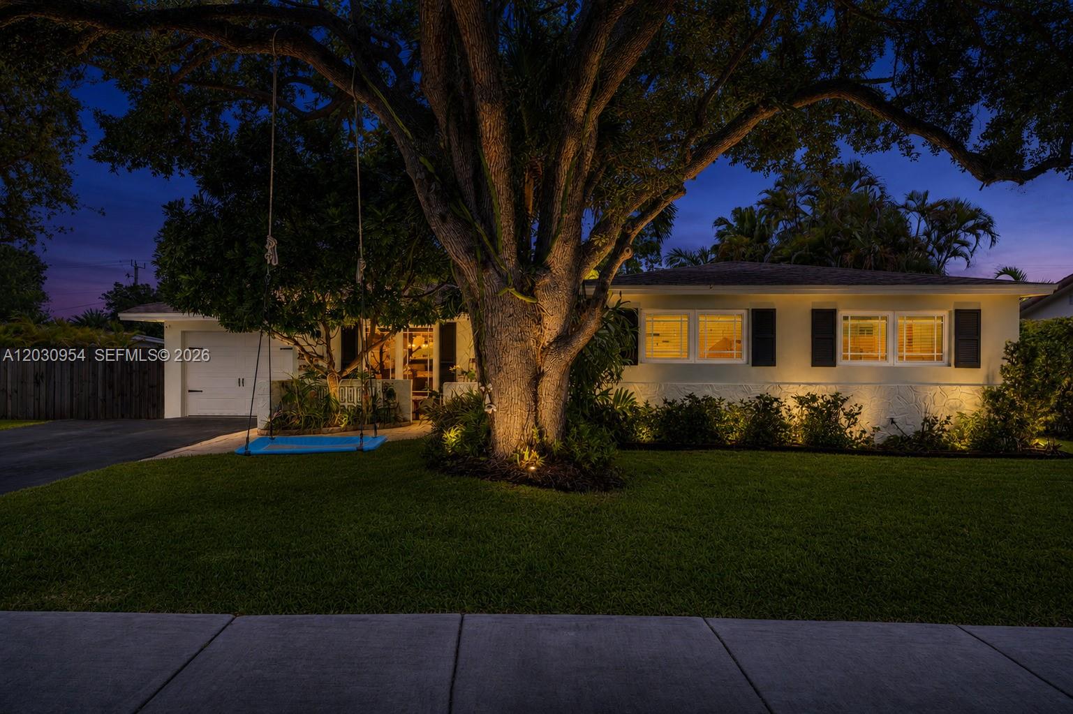 10421 SW 107th St - 10421 SW 107th St, Miami, FL 33176 Luxury Property | Jose Angel Pina