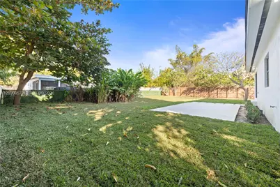 665 NE 117th St, Biscayne Park, FL 33161 - Photo 35