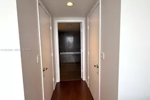 475 Brickell Ave, Miami, FL 33131 - Photo 17