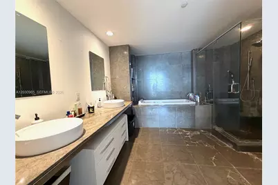 475 Brickell Ave #2707, Miami, FL 33131 - Photo 15