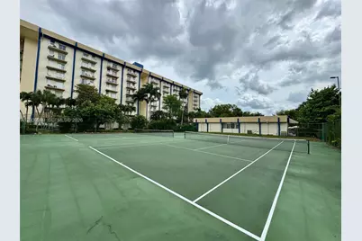 801 NW 47th Ave #820W, Miami, FL 33126 - Photo 13