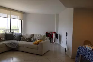 3475 N Country Club Dr, Aventura, FL 33180 - Photo 7