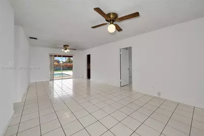 3210 SW 94th Ct, Miami, FL 33165 - Photo 7