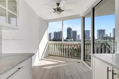 1000 Island Blvd #707, Aventura, FL 33160 - Photo 17