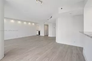 1000 Island Blvd, Aventura, FL 33160 - Photo 9