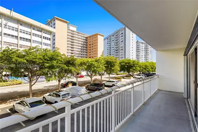 120 Golden Isles Dr #23B, Hallandale Beach, FL 33009 - Photo 17