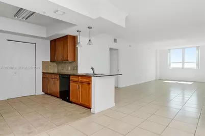 2000 N Bayshore Dr #420, Miami, FL 33137 - Photo 3