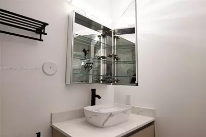 1721 SW 13th St #4, Miami, FL 33145 - Photo 15
