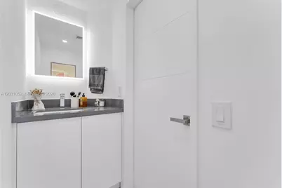 701 Brickell Key Blvd #1506, Miami, FL 33131 - Photo 13