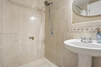 2160 NW 188th Ter, Pembroke Pines, FL 33029 - Photo 29