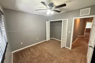 687 SW 10th St, Florida City, FL 33034 - Photo 9