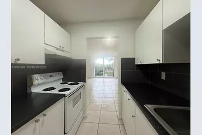 2075 NE 164th St #302, North Miami Beach, FL 33162 - Photo 5