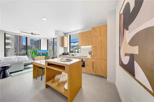 11 NE 6th St, Miami, FL 33132 - Photo 3