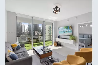 90 SW 3rd St #2015, Miami, FL 33130 - Photo 1